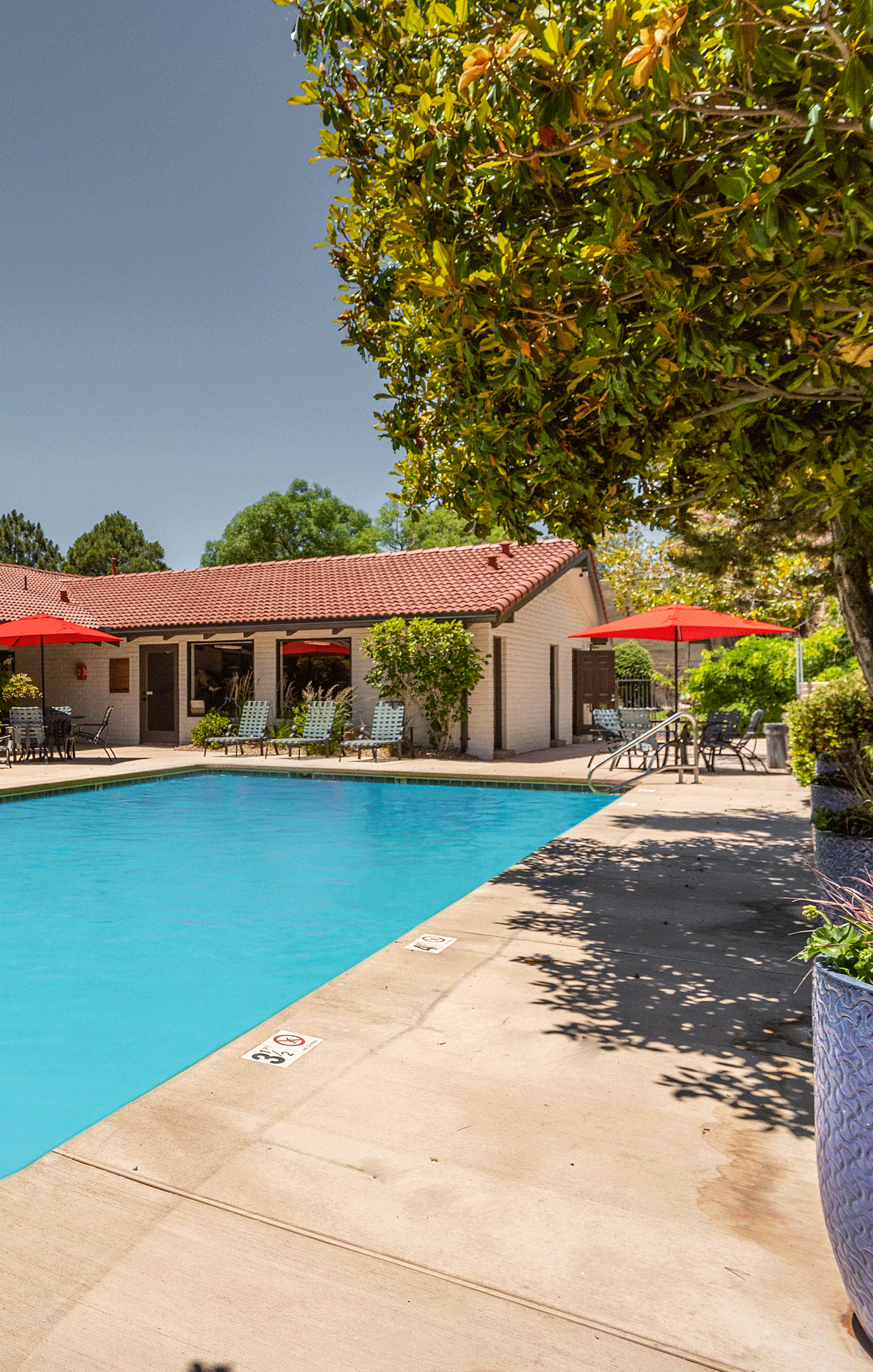 Pool at Acacia Gardens (4 of 4)